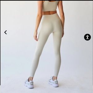 Set Active | Sculpt-flex Leggings in Oatmilk | Size Medium | NWOT